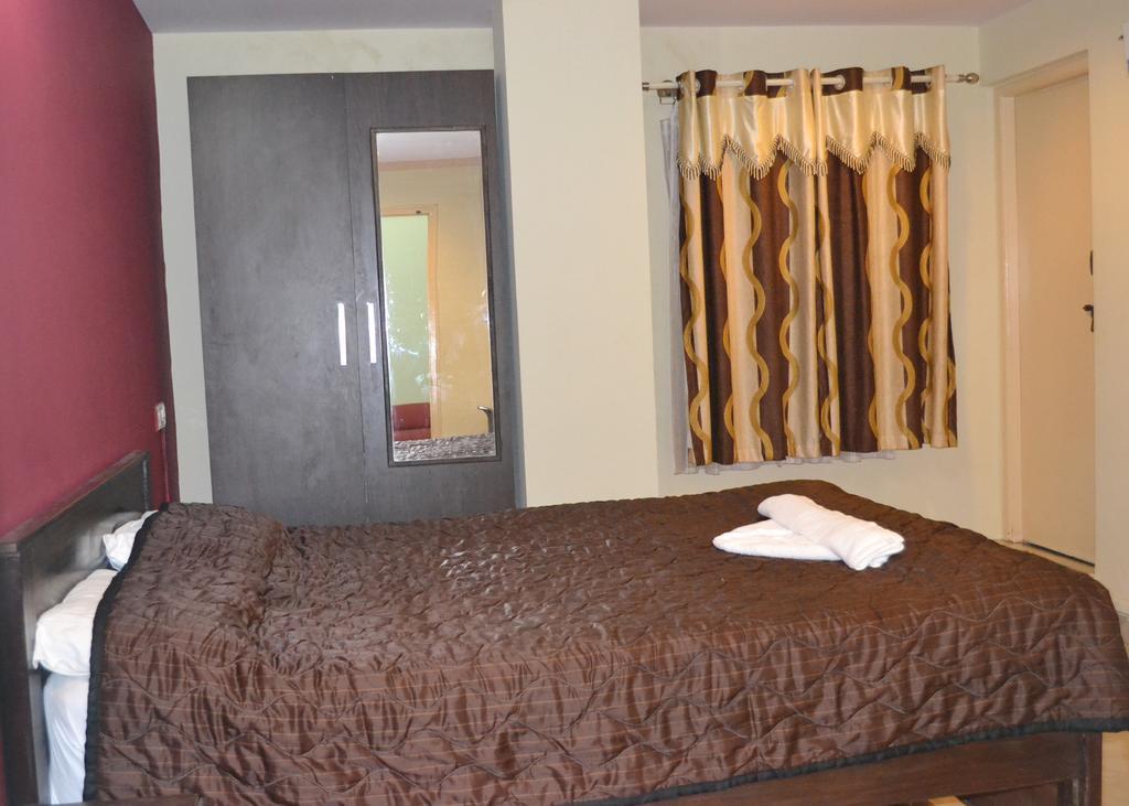 Hotel Kings Gateway Bangalore Room photo